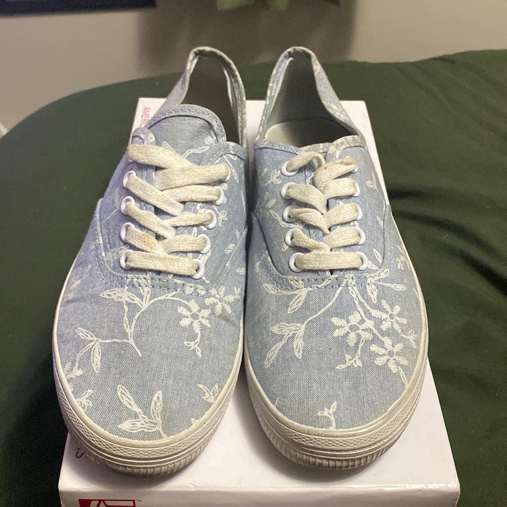 Great condition blue Jean material powder blue/floral